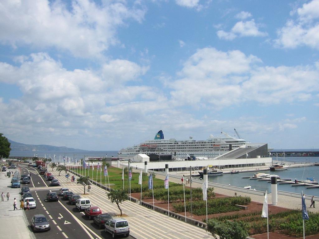 Solmar Alojamentos Ponta Delgada Extérieur photo